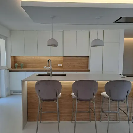 Daire Beachfront 3bdr On Marginal Boulevard *