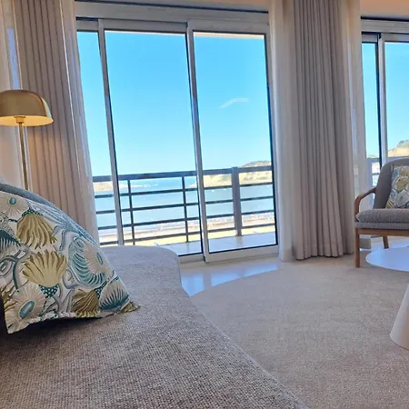 Beachfront 3bdr On Marginal Boulevard * São Martinho do Porto